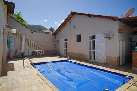 Casa para alugar com 330m², 3 quartos e 3 vagas Casa para alugar com 330m², 3 quartos e 3 vagasÁrea externa