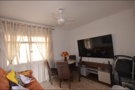 Sala de apartamento para alugar com 2 quartos, 65m² em Marechal Hermes, Rio de Janeiro
