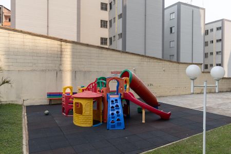 Apartamento à venda com 49m², 2 quartos e 1 vaga Apartamento à venda com 49m², 2 quartos e 1 vagaÁrea Comum - Playground