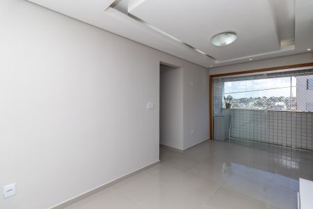 Sala de apartamento para alugar com 3 quartos, 95m² em São João Batista, Belo Horizonte