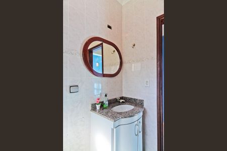 Casa à venda com 122m², 3 quartos e 4 vagas Casa à venda com 122m², 3 quartos e 4 vagasBanheiro