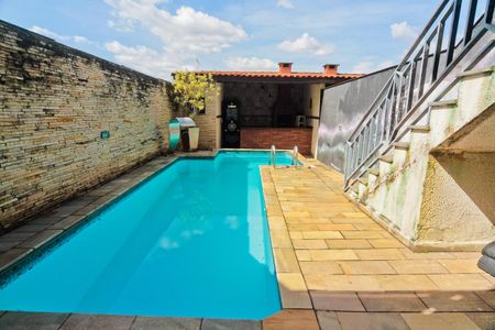 Casa à venda com 122m², 3 quartos e 4 vagas Casa à venda com 122m², 3 quartos e 4 vagasÁrea externa