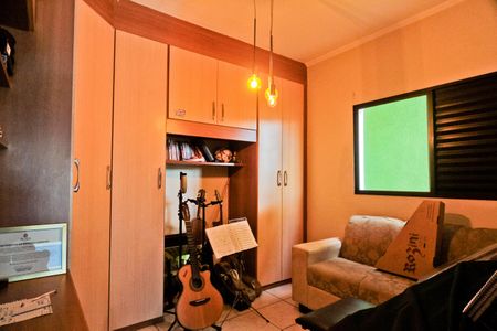 Casa à venda com 122m², 3 quartos e 4 vagas Casa à venda com 122m², 3 quartos e 4 vagasQuarto 1