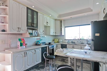 Casa à venda com 122m², 3 quartos e 4 vagas Casa à venda com 122m², 3 quartos e 4 vagasCozinha