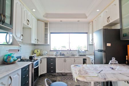 Casa à venda com 122m², 3 quartos e 4 vagas Casa à venda com 122m², 3 quartos e 4 vagasCozinha