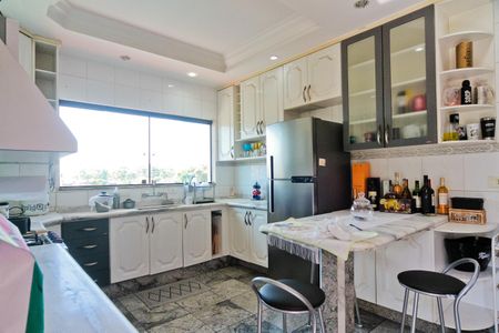 Casa à venda com 122m², 3 quartos e 4 vagas Casa à venda com 122m², 3 quartos e 4 vagasCozinha