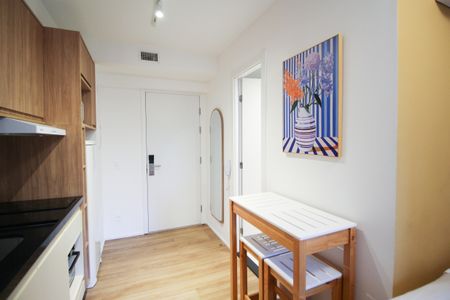 Cozinha de kitnet/studio à venda com 1 quarto, 24m² em Indianópolis, São Paulo