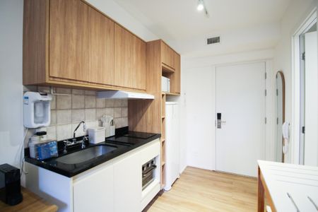Cozinha de kitnet/studio à venda com 1 quarto, 24m² em Indianópolis, São Paulo
