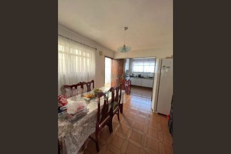 Casa à venda com 183m², 3 quartos e 3 vagas