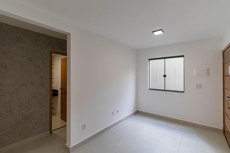 Sala e Cozinha  de casa para alugar com 2 quartos, 39m² em Vila Marieta, São Paulo