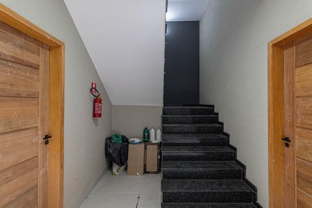 Casa para alugar com 39m², 2 quartos e sem vagaEscada