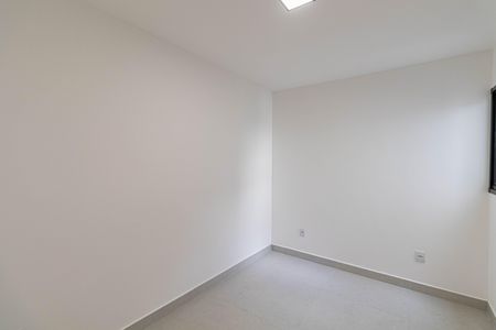 Quarto 1 de casa para alugar com 2 quartos, 39m² em Vila Marieta, São Paulo