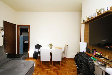Apartamento à venda com 90m², 3 quartos e sem vagaSala