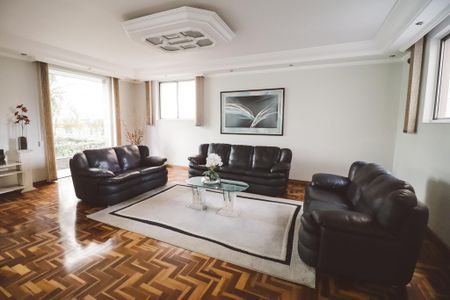 Apartamento à venda com 72m², 2 quartos e 1 vaga Apartamento à venda com 72m², 2 quartos e 1 vagaHall social