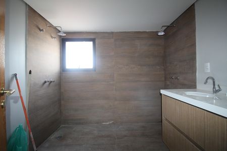 Apartamento à venda com 195m², 3 quartos e 4 vagasBanheiro suíte 1