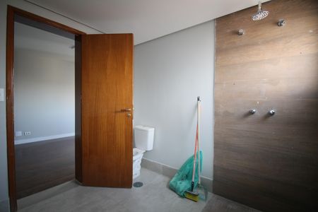 Apartamento à venda com 195m², 3 quartos e 4 vagasBanheiro suíte 1