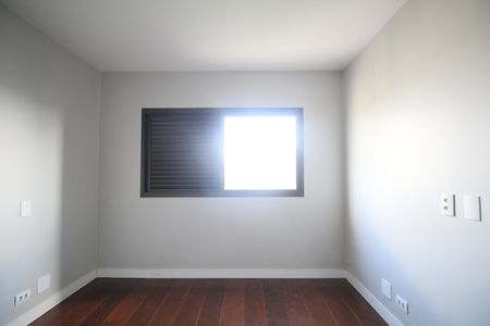 Apartamento à venda com 195m², 3 quartos e 4 vagasSuíte 2