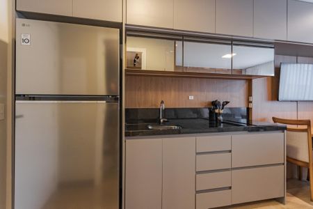 Cozinha de kitnet/studio para alugar com 1 quarto, 25m² em Boa Vista, Porto Alegre