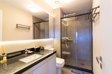 Studio para alugar com 37m², 1 quarto e 1 vaga Studio para alugar com 37m², 1 quarto e 1 vagaBanheiro