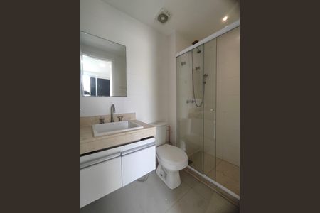 Casa de condomínio para alugar com 200m², 4 quartos e 1 vaga Casa de condomínio para alugar com 200m², 4 quartos e 1 vagaBanheiro da Suíte 3
