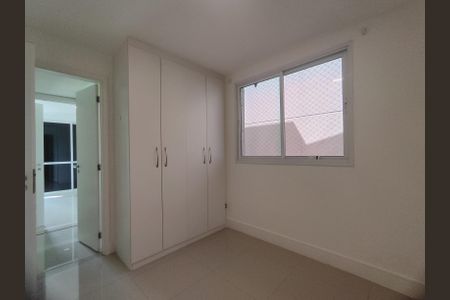 Casa de condomínio para alugar com 200m², 4 quartos e 1 vaga Casa de condomínio para alugar com 200m², 4 quartos e 1 vagaSuíte Canadense