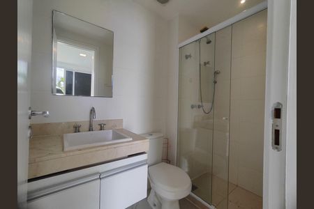 Casa de condomínio para alugar com 200m², 4 quartos e 1 vaga Casa de condomínio para alugar com 200m², 4 quartos e 1 vagaBanheiro da Suíte 3