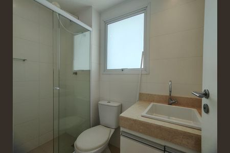 Casa de condomínio para alugar com 200m², 4 quartos e 1 vaga Casa de condomínio para alugar com 200m², 4 quartos e 1 vagaBanheiro da Suíte 1