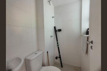 Casa de condomínio para alugar com 200m², 4 quartos e 1 vaga Casa de condomínio para alugar com 200m², 4 quartos e 1 vagaBanheiro de serviço