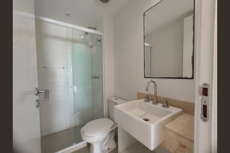 Casa de condomínio para alugar com 200m², 4 quartos e 1 vaga Casa de condomínio para alugar com 200m², 4 quartos e 1 vagaBanheiro social