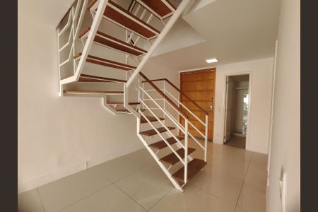 Sala de casa de condomínio para alugar com 4 quartos, 200m² em Recreio dos Bandeirantes, Rio de Janeiro