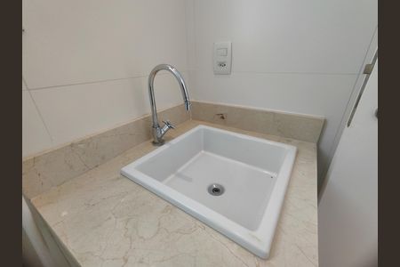 Casa de condomínio para alugar com 200m², 4 quartos e 1 vaga Casa de condomínio para alugar com 200m², 4 quartos e 1 vagaBanheiro da Suíte 1