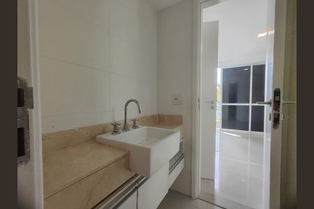 Casa de condomínio para alugar com 200m², 4 quartos e 1 vaga Casa de condomínio para alugar com 200m², 4 quartos e 1 vagaBanheiro Suíte Canadense