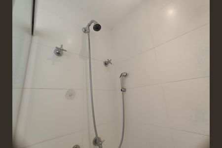 Casa de condomínio para alugar com 200m², 4 quartos e 1 vaga Casa de condomínio para alugar com 200m², 4 quartos e 1 vagaBanheiro da Suíte 3