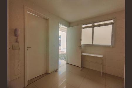 Casa de condomínio para alugar com 200m², 4 quartos e 1 vaga Casa de condomínio para alugar com 200m², 4 quartos e 1 vagaCozinha