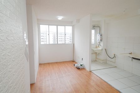 Sala de apartamento para alugar com 2 quartos, 40m² em Guaratiba, Rio de Janeiro