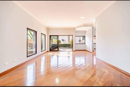 Casa à venda com 297m², 5 quartos e 4 vagas