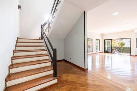 Casa à venda com 297m², 5 quartos e 4 vagas