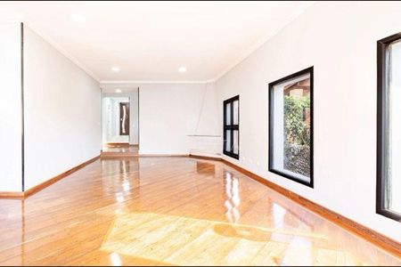 Casa à venda com 297m², 5 quartos e 4 vagas