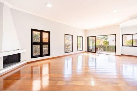 Casa à venda com 297m², 5 quartos e 4 vagas