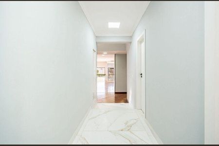 Casa à venda com 297m², 5 quartos e 4 vagas