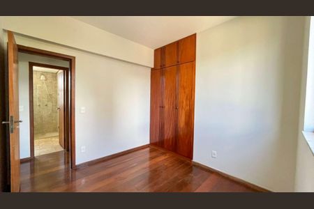 Apartamento à venda com 180m², 4 quartos e 2 vagas