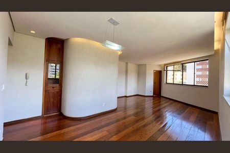 Apartamento à venda com 180m², 4 quartos e 2 vagas
