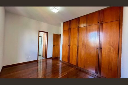 Apartamento à venda com 4 quartos, 180m² em Cruzeiro, Belo Horizonte