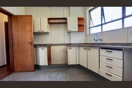 Apartamento à venda com 180m², 4 quartos e 2 vagas