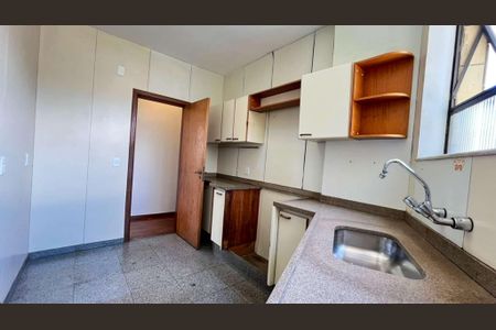 Apartamento à venda com 180m², 4 quartos e 2 vagas