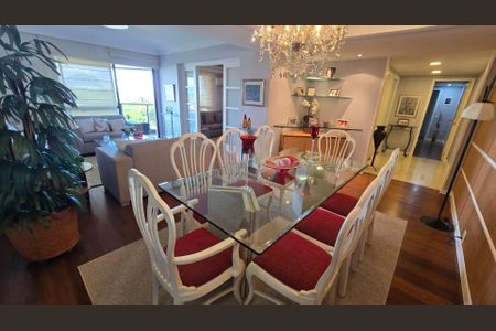 Apartamento à venda com 178m², 4 quartos e 3 vagasFoto 01