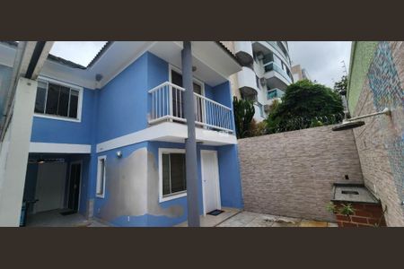 Casa à venda com 96m², 3 quartos e 2 vagasFoto 02