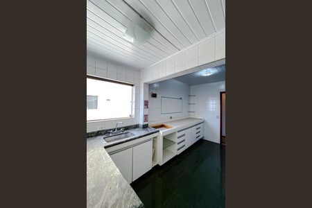 Apartamento à venda com 256m², 3 quartos e 2 vagasCozinha