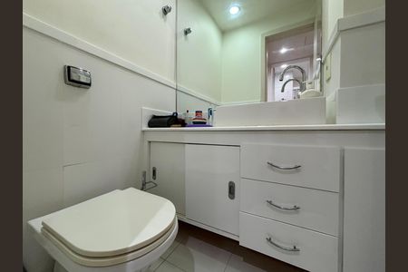 Apartamento à venda com 90m², 1 quarto e 1 vaga Apartamento à venda com 90m², 1 quarto e 1 vagaLavabo