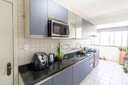 Cozinha de apartamento para alugar com 3 quartos, 101m² em Medianeira, Porto Alegre